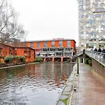 Xclusive Living Stay In City Centre, Kings Court