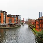 Xclusive Living Stay In City Centre, Kings Court