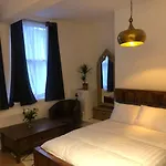 21 Frederick Street Apartment