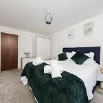 40 Percent Off Long Stays - City Centre - Close To Bullring - Suitable For Business, Families, Relocations And Leisure - Eastgate L Free Wifi I