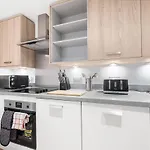 Ebra Stays - Choice Of 2 Or 3 Individual Beds - Luxury New Build Apartment ✪ City Centre, Digbeth ✓ Smart Tv\'S & Large Corner Sofa -