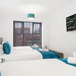 Ebra Stays - Choice Of 2 Or 3 Individual Beds - Luxury New Build Apartment ✪ City Centre, Digbeth ✓ Smart Tv\'S & Large Corner Sofa -