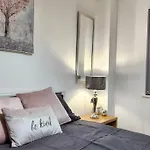 Stylish 2 Bed/Bath Apartment