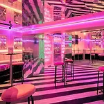 O2 1 Bedroom-Entire Apartment, 38B, Wi-Fi, Netflix