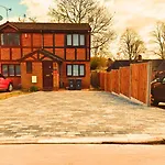 Modern Spark Home With Parking, Garden, Wi-Fi