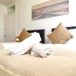 Contemporary And Cosy Birmingham Apartment- Free Parking & Wi-Fi