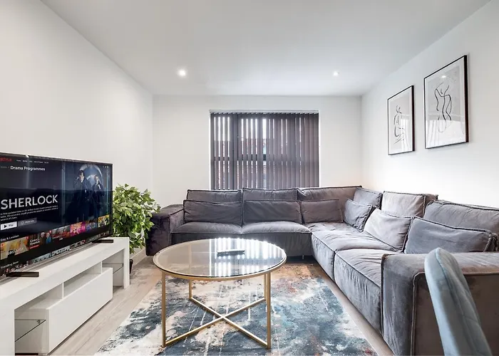 Ebra Stays - Choice Of 2 Or 3 Individual Beds - Luxury New Build Apartment ✪ City Centre, Digbeth ✓ Smart Tv\'S & Large Corner Sofa -
