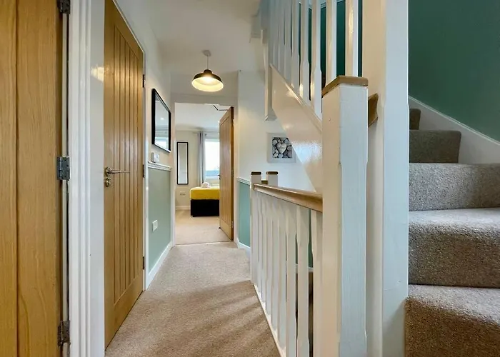 Big Modern House - 15Min To Nec - Sleeps 10