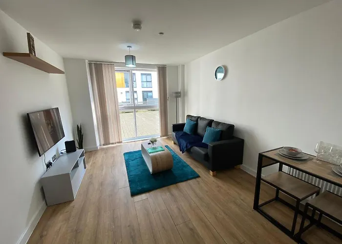Deluxe Central Apartment - Fast Wifi- Utilitia Arena - Icc - Sea Life Centre