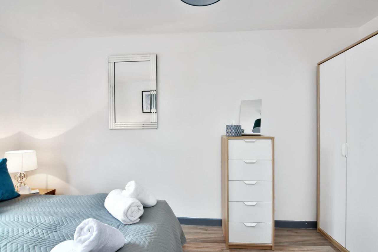 Xclusive Living In Centre, Kings Court Apartment