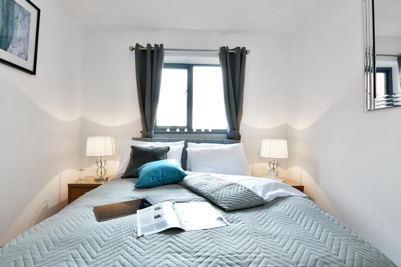 Xclusive Living In Centre, Kings Court Apartment