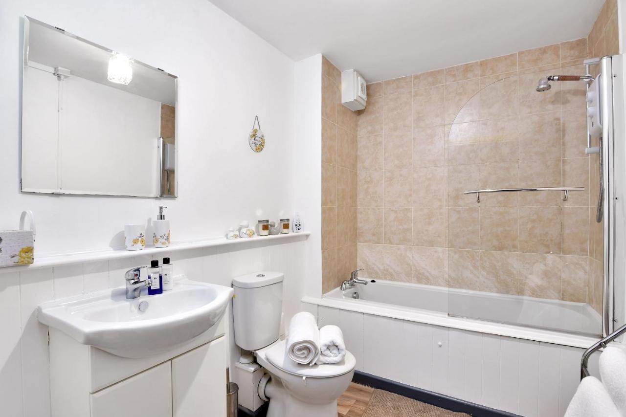 Xclusive Living In Centre, Kings Court *