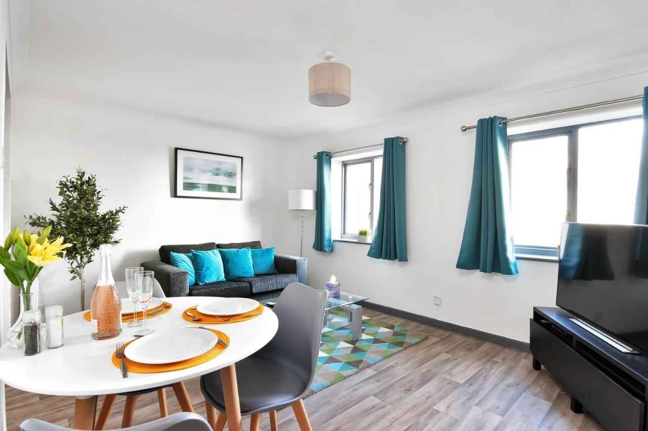 Xclusive Living In Centre, Kings Court Apartment