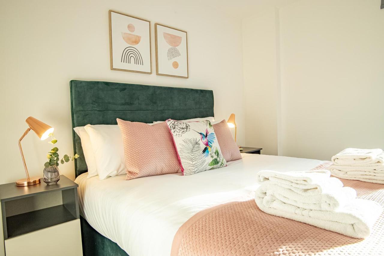 Smith House 1&2 Bed Apts Near Brindley Place, Canals, Bhm Arena, Broad St, Free Parking By Opulent Birmingham