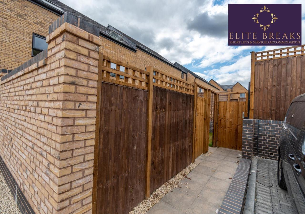 Central 4 Bed House By Elite Breaks Serviced With Free Parking Sleeps Upto 8 * Birmingham