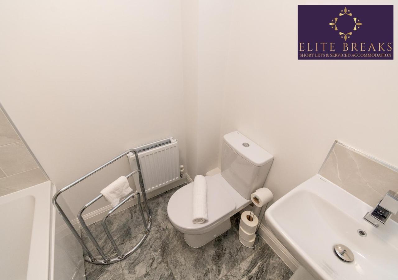 Central 4 Bed House By Elite Breaks Serviced With Free Parking Sleeps Upto 8 * Birmingham