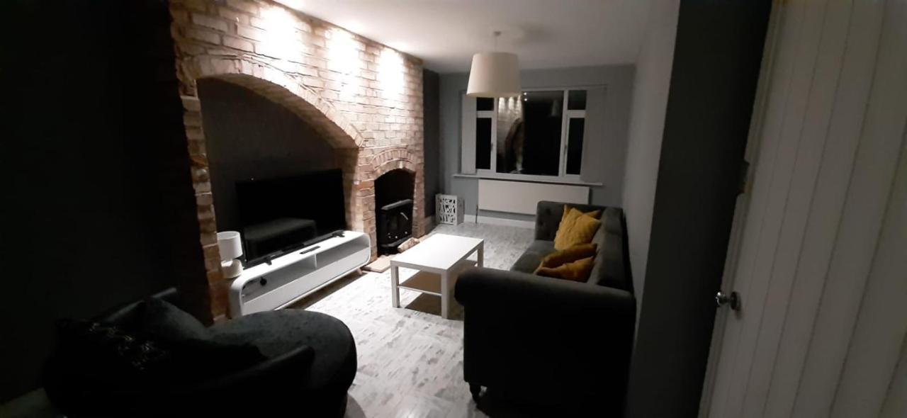 Beautiful Modern Three-bedroom Semi Detached House Holiday home