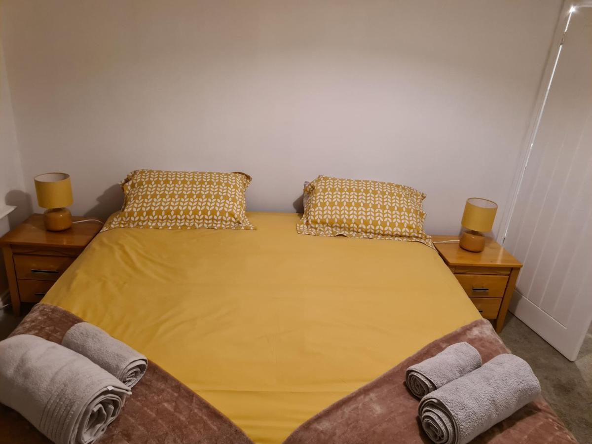 Holiday home Beautiful Modern Three-bedroom Semi Detached House *