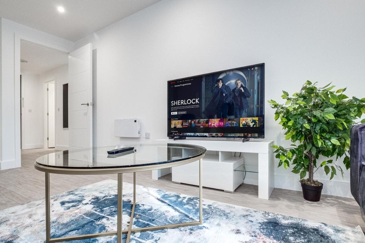 Ebra Stays - Choice Of 2 Or 3 Individual Beds - Luxury New Build ✪ Centre, Digbeth ✓ Smart Tv's & Large Corner Sofa - Apartment *