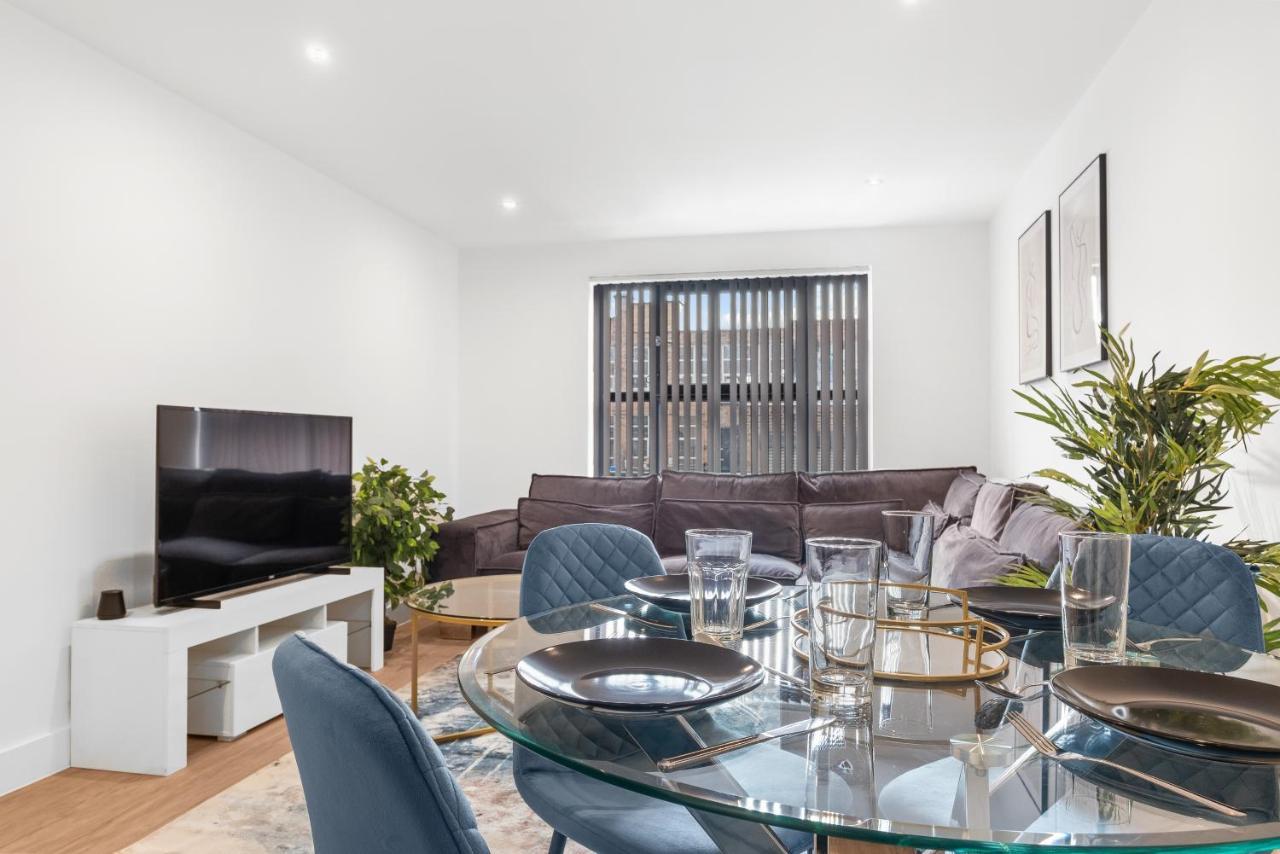 Ebra Stays - Choice Of 2 Or 3 Individual Beds - Luxury New Build ✪ Centre, Digbeth ✓ Smart Tv's & Large Corner Sofa -