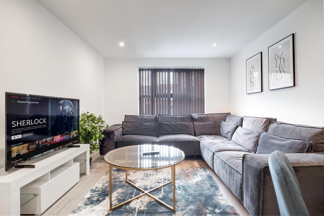 Ebra Stays - Choice Of 2 Or 3 Individual Beds - Luxury New Build ✪ Centre, Digbeth ✓ Smart Tv's & Large Corner Sofa - * Birmingham