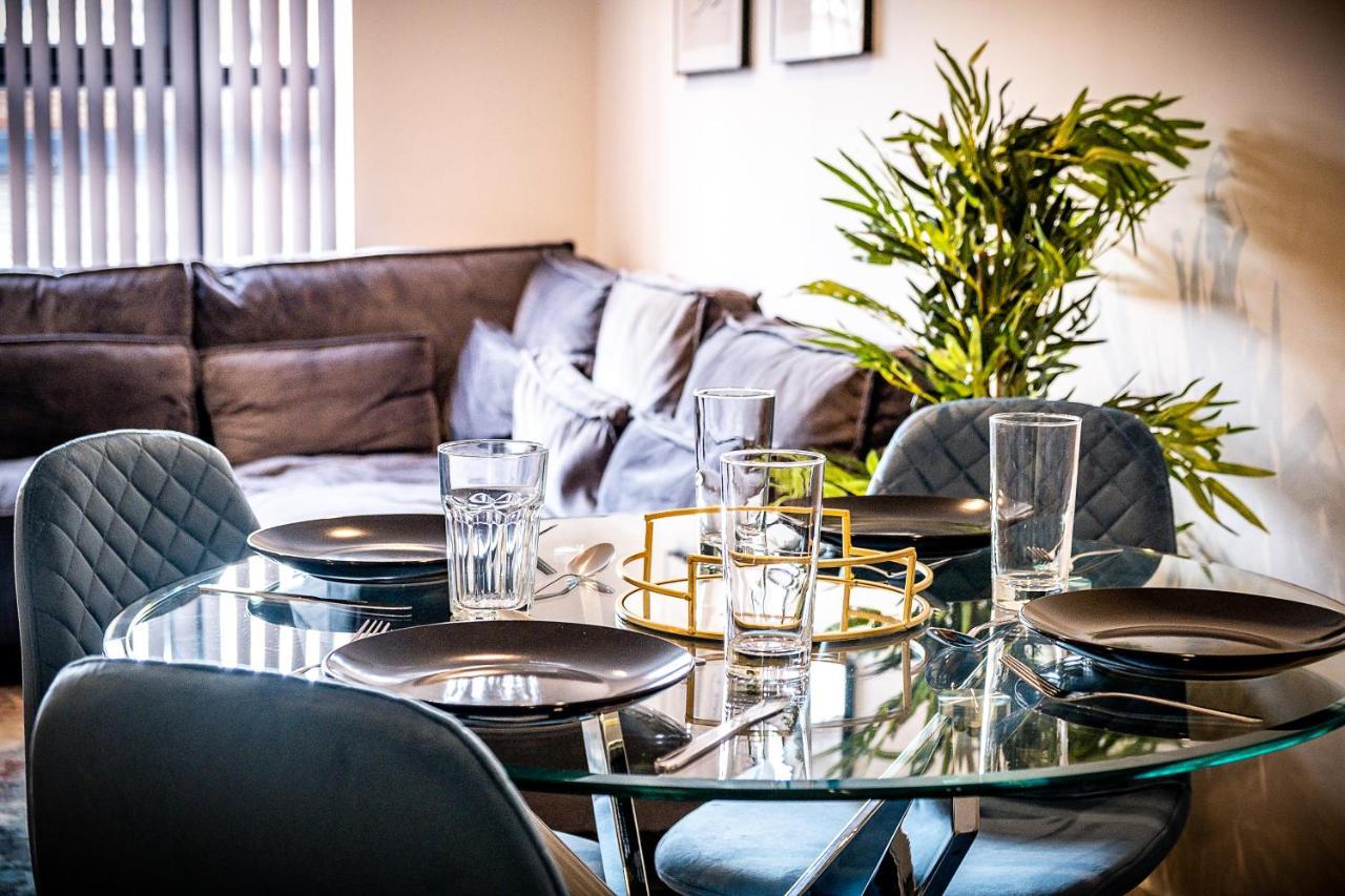 Ebra Stays - Choice Of 2 Or 3 Individual Beds - Luxury New Build ✪ Centre, Digbeth ✓ Smart Tv's & Large Corner Sofa - Apartment Birmingham