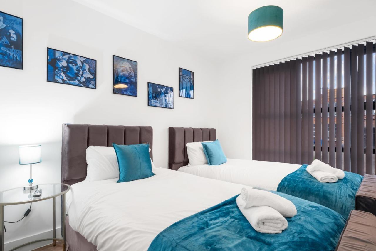 Ebra Stays - Choice Of 2 Or 3 Individual Beds - Luxury New Build ✪ Centre, Digbeth ✓ Smart Tv's & Large Corner Sofa - * Birmingham