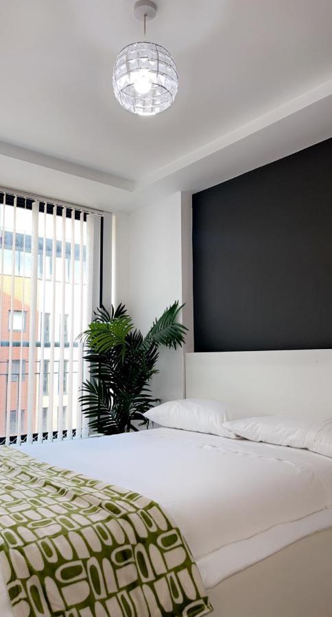 Lovely 2-bedroom With A Free Parking Apartment *