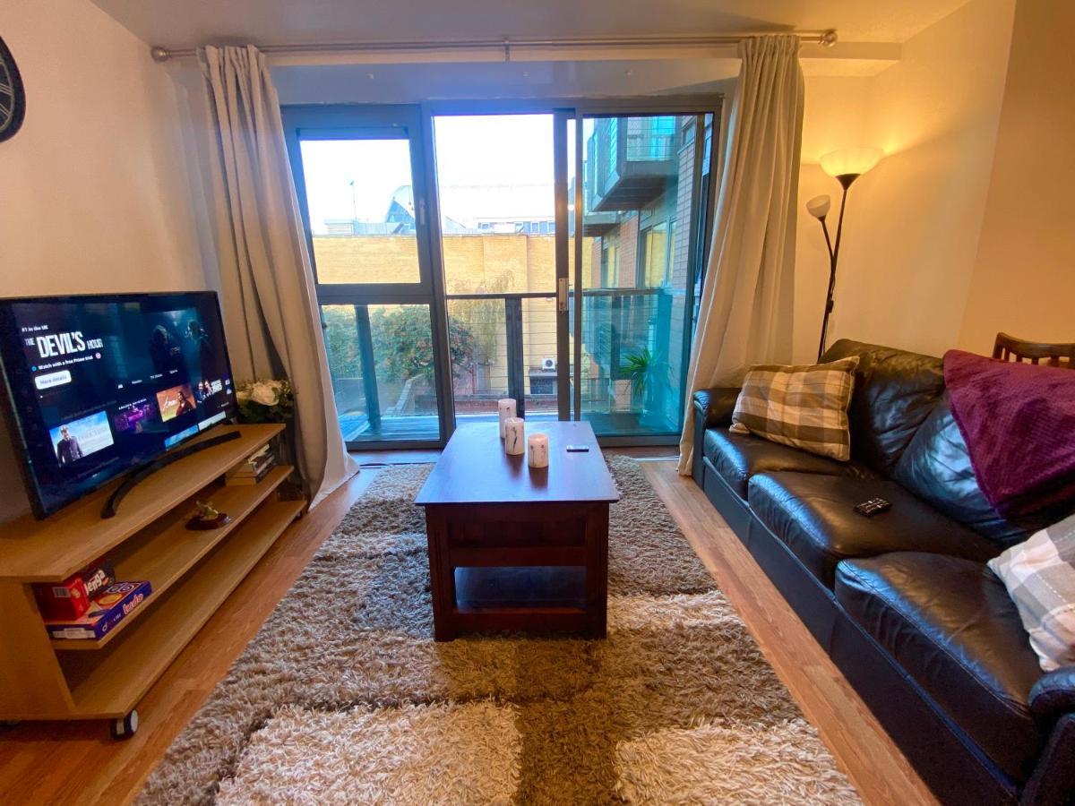 Swanky With Free Wifi Apartment