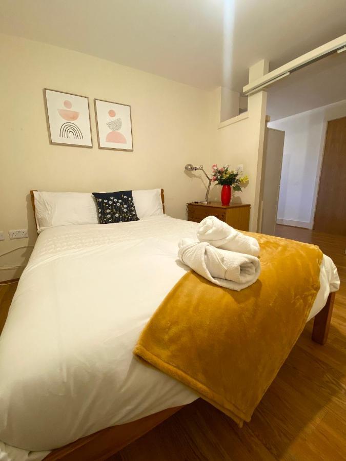 Swanky With Free Wifi Apartment