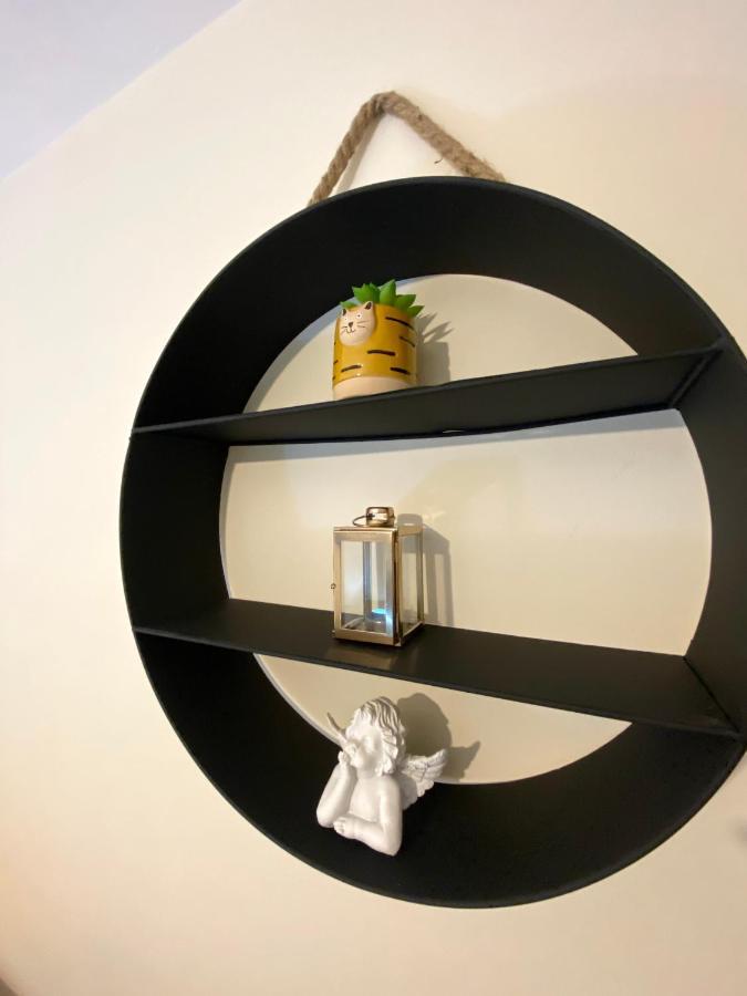 Swanky With Free Wifi Apartment