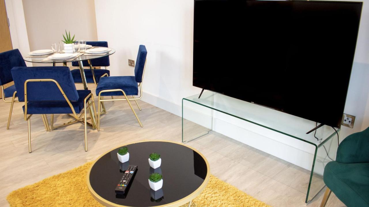 Premium Stunning Two Bedroom - Central - Mailbox - Bullring Apartment *