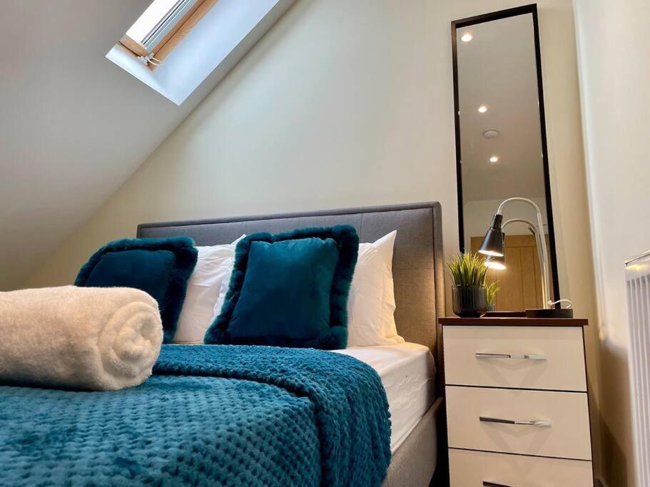 Big Modern House - 15min To Nec - Sleeps 10 Holiday home