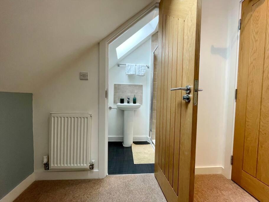 Big Modern House - 15min To Nec - Sleeps 10 Birmingham