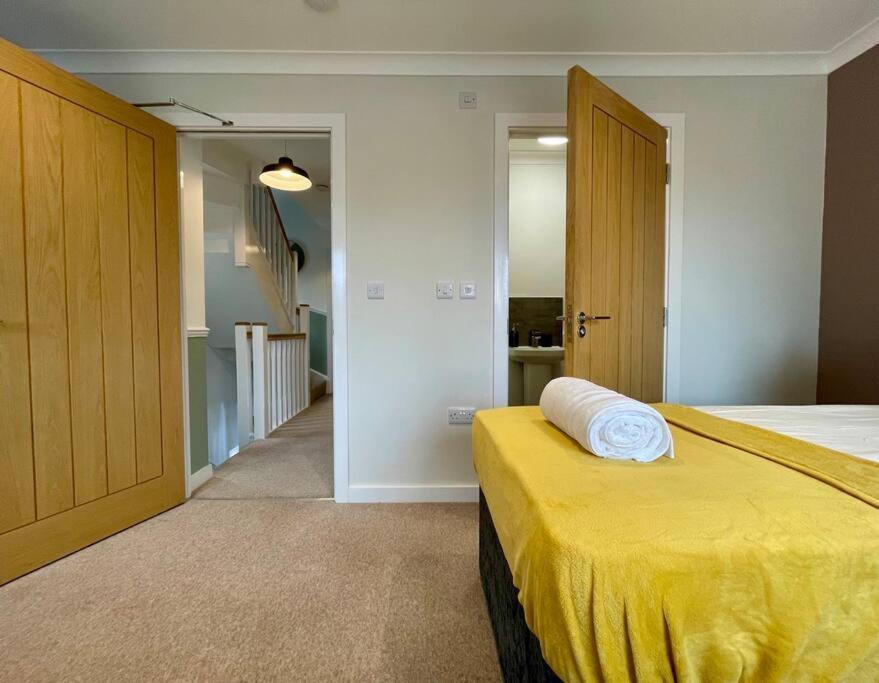 Big Modern House - 15min To Nec - Sleeps 10 Holiday home