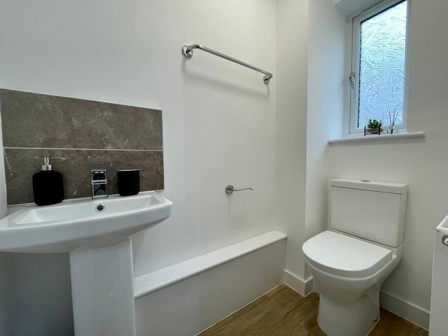 Holiday home Big Modern House - 15min To Nec - Sleeps 10 Birmingham