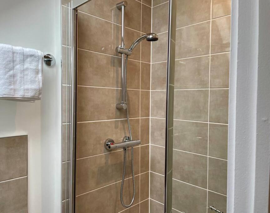 Holiday home Big Modern House - 15min To Nec - Sleeps 10 *