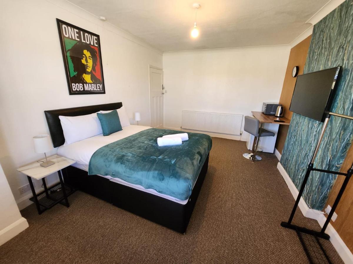 Guest house Solihull Shared House