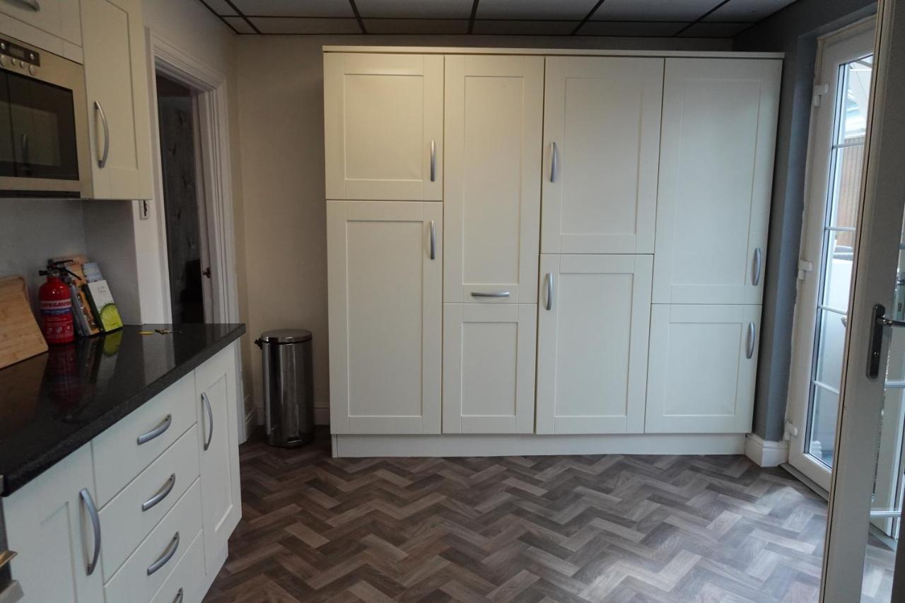 Largee 5 Bed House, Sleeps 10 Near Nec, Bhx, Hs2 *