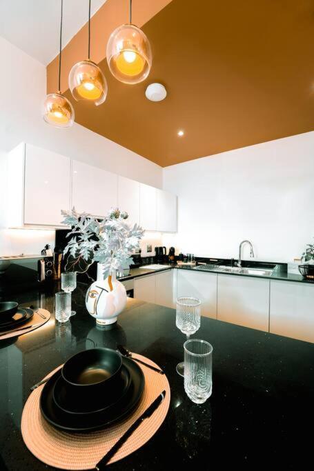 Dusk House - B'ham Jq Townhouse Holiday home *