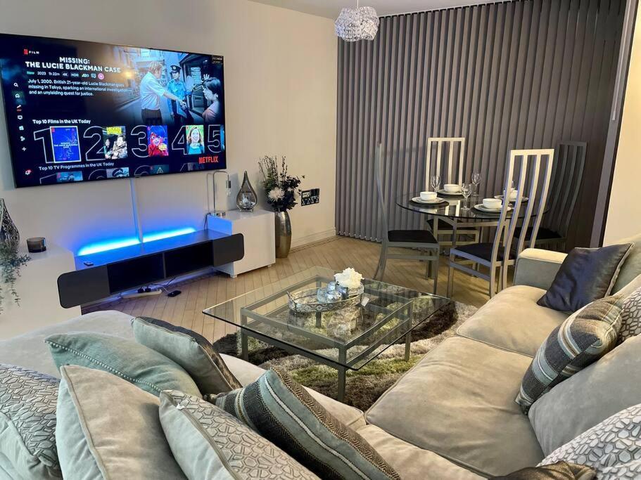 Stylish 2 Bed/bath Apartment Birmingham