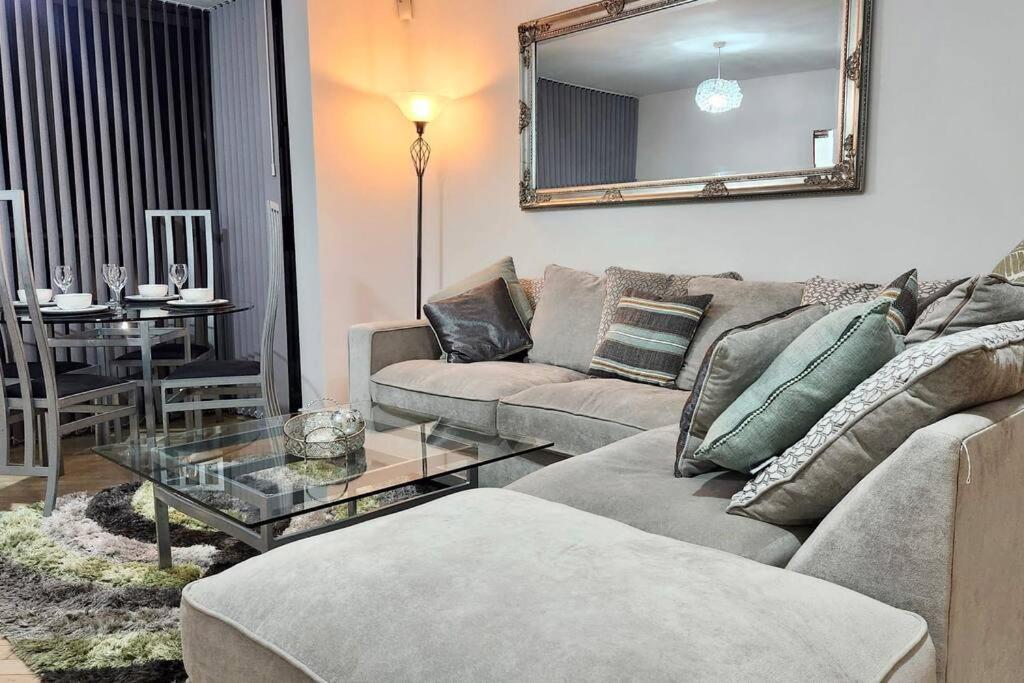 Stylish 2 Bed/bath Apartment Birmingham
