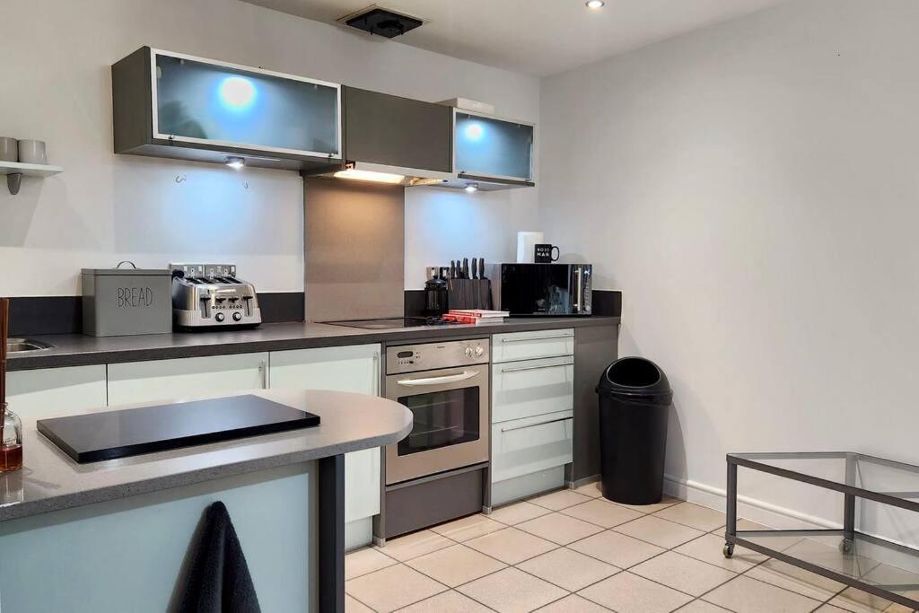 Stylish 2 Bed/bath Apartment Birmingham