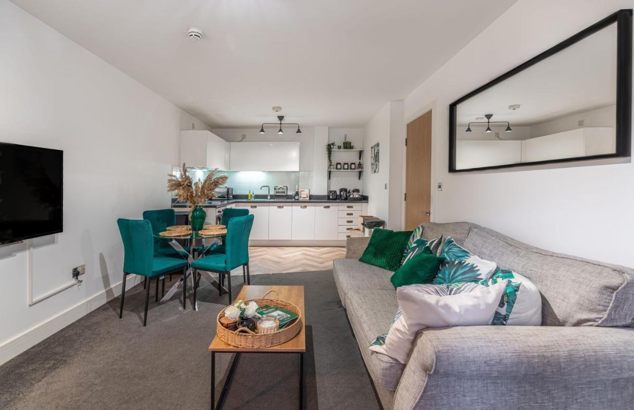 Mailbox 2 Bed Centre - Free Parking