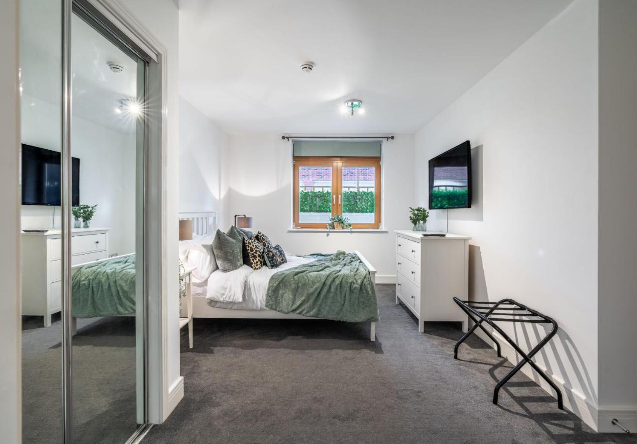 Mailbox 2 Bed Centre - Free Parking Apartment *