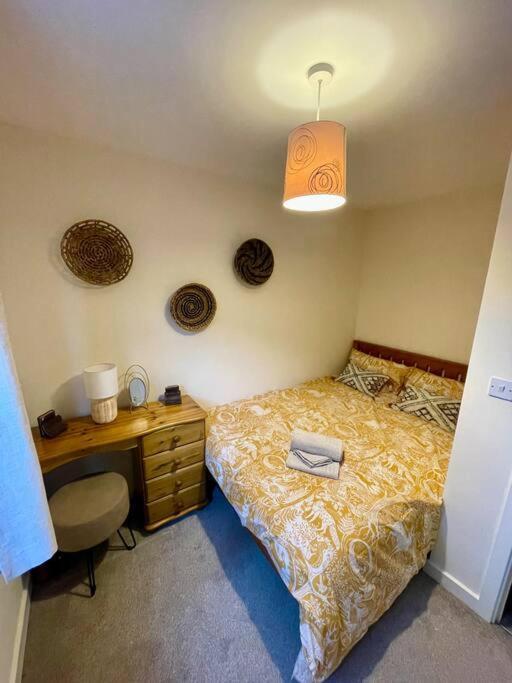 2bdroom Center House Perfect For Contractors *