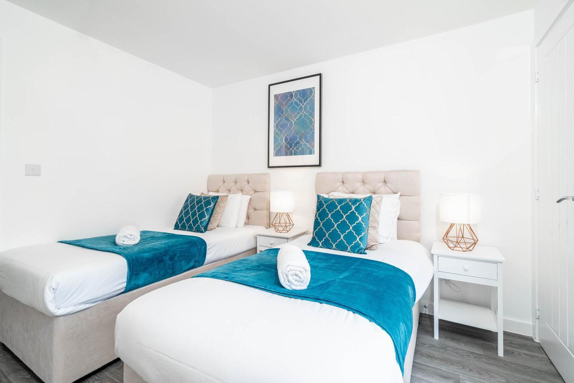Luxury - Twin Beds - Selly Oak - Off-street Parking - Free Netflix & Wifi - Rated 9cc Apartment Birmingham