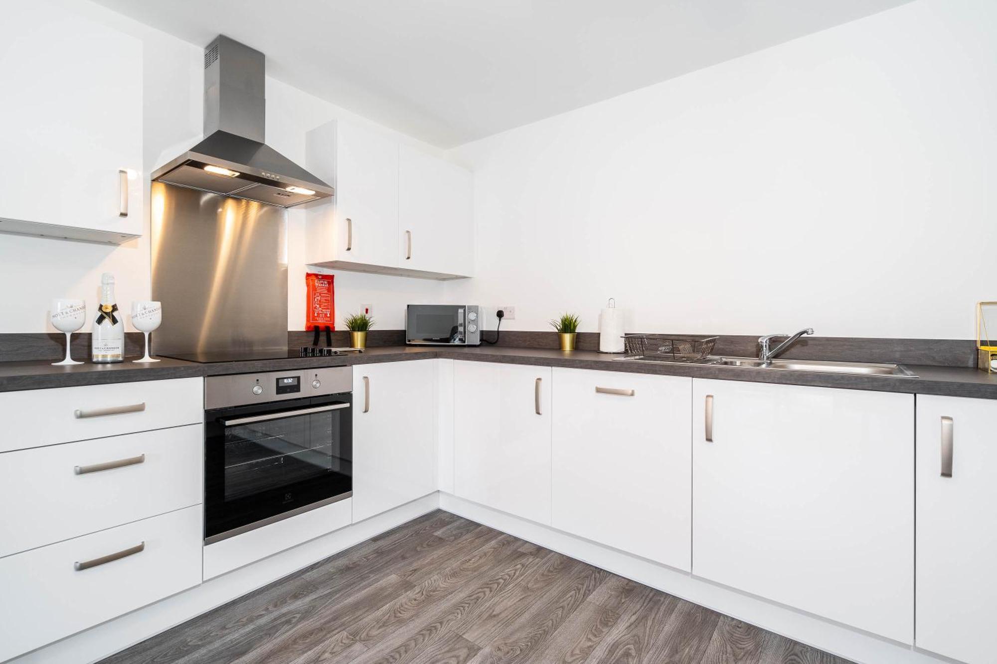 Luxury - Twin Beds - Selly Oak - Off-street Parking - Free Netflix & Wifi - Rated 9cc