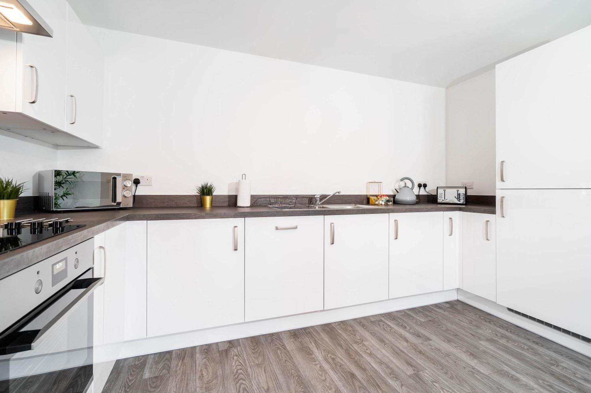 Luxury - Twin Beds - Selly Oak - Off-street Parking - Free Netflix & Wifi - Rated 9cc Birmingham