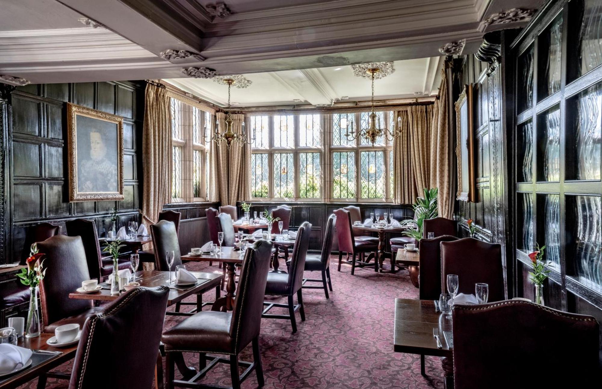 New Hall & Spa, 4*